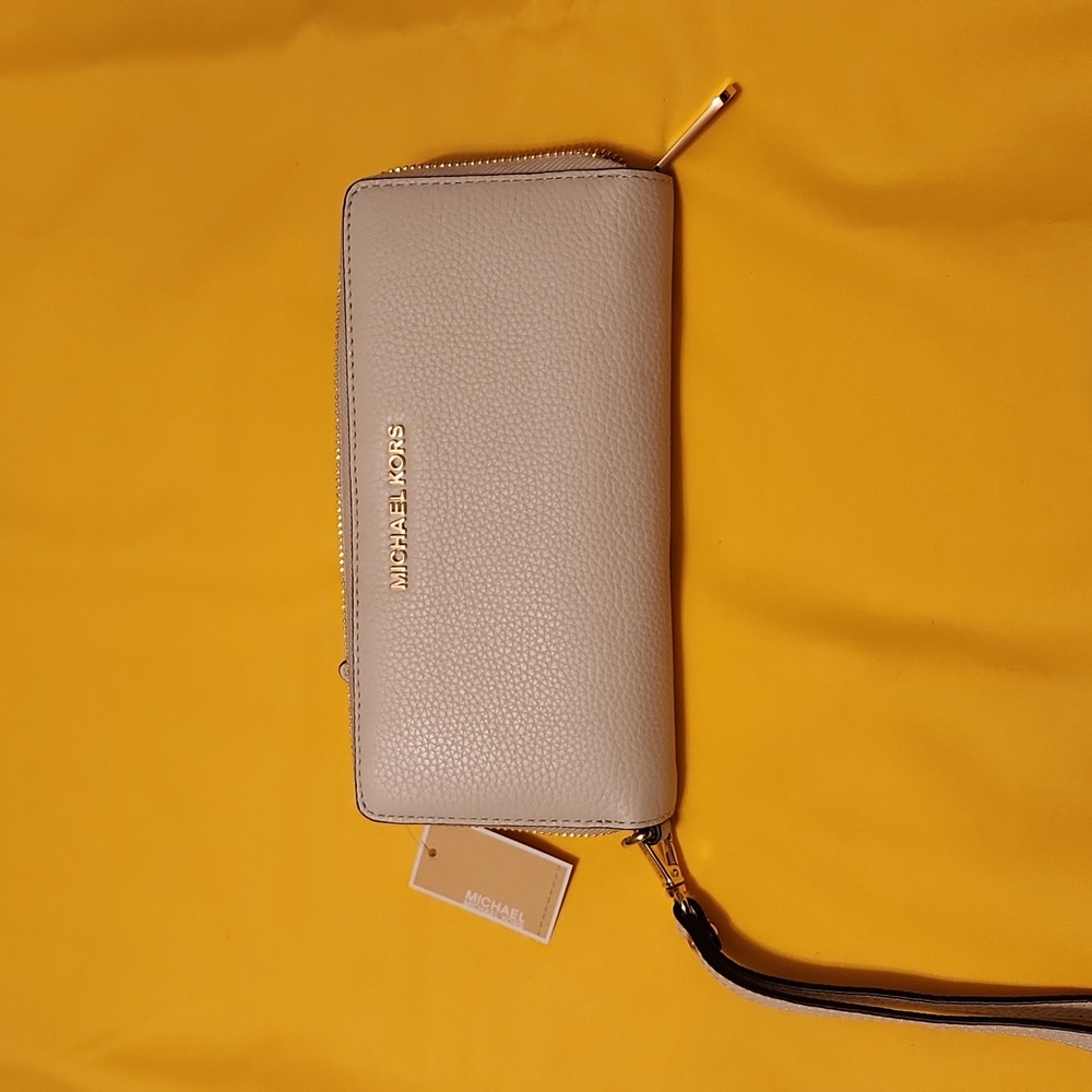 Michael Kors beige wallet